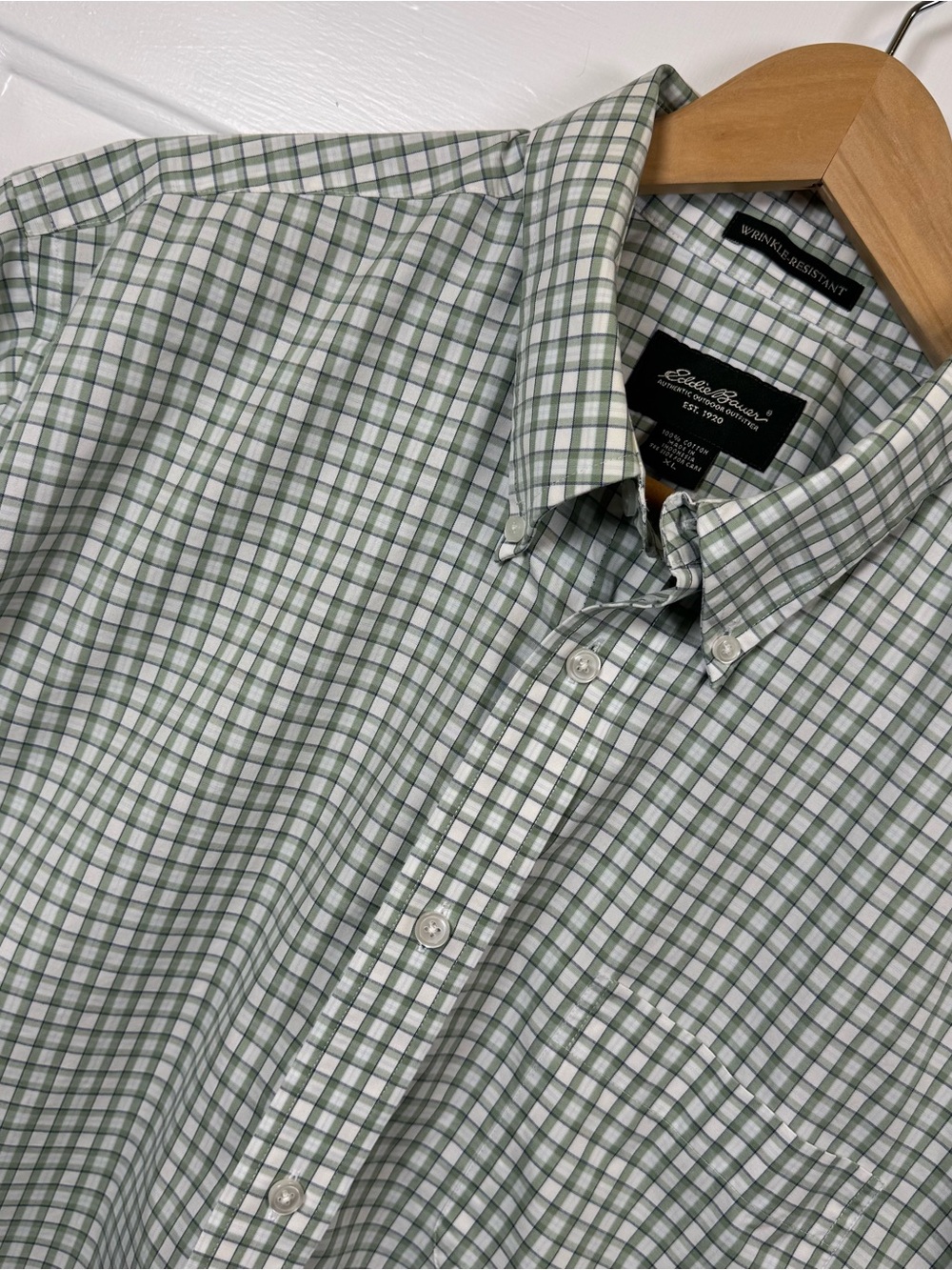 Eddie Bauer XL Light Green Plaid Wrinkle Resistant Short Sleeve Shirt